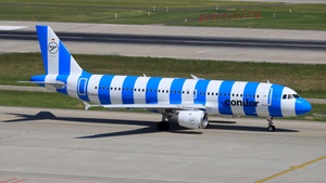 Photo of D-AICA - Airbus A320-212 operated by Condor