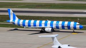 Photo of D-ATCA - Airbus A321-211 operated by Condor