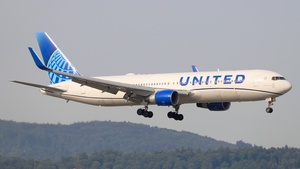 Photo of N657UA - Boeing 767-322(ER) operated by United Airlines
