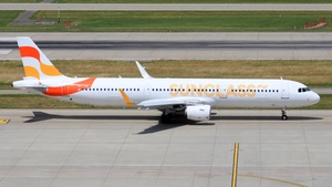 Photo of OY-TCE - Airbus A321-211 operated by Sunclass Airlines
