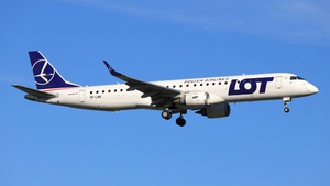 Photo of SP-LNB - Embraer ERJ-195LR operated by LOT Polish Airlines