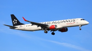 Photo of OE-LWH - Embraer ERJ-195LR operated by Austrian Airlines