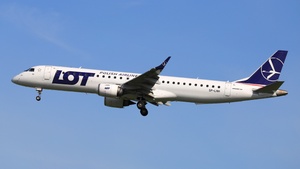 Photo of SP-LNH - Embraer ERJ-195AR operated by LOT Polish Airlines