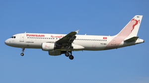 Photo of TS-IMU - Airbus A320-214 operated by Tunisair
