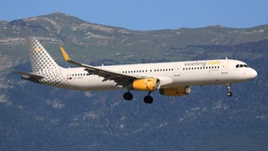 Photo of EC-MHS - Airbus A321-231 operated by Vueling
