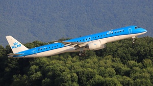 Photo of PH-NXT - Embraer ERJ-195-E2 operated by KLM Cityhopper