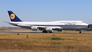 Photo of D-ABYT - Boeing 747-830 operated by Lufthansa