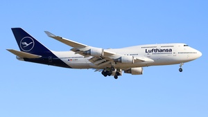Photo of D-ABVY - Boeing 747-430 operated by Lufthansa