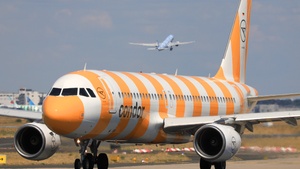 Photo of D-AICU - Airbus A320-214 operated by Condor