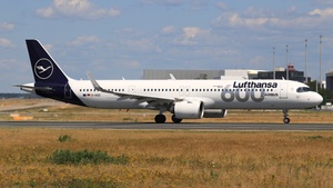 Photo of D-AIEQ - Airbus A321-271NX operated by Lufthansa