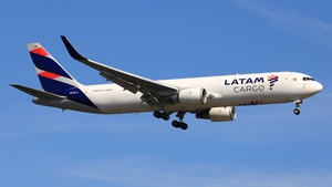 Photo of N540LA - Boeing 767-316(ER)(BCF) operated by LATAM Cargo Colombia