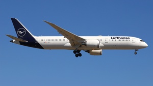 Photo of D-ABPA - Boeing 787-9 Dreamliner operated by Lufthansa