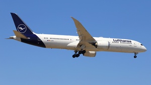 Photo of D-ABPM - Boeing 787-9 Dreamliner operated by Lufthansa