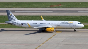 Photo of EC-MPV - Airbus A321-231 operated by Vueling