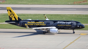 Photo of D-AEWM - Airbus A320-214 operated by Eurowings