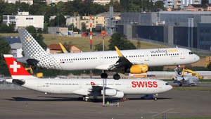 Photo of EC-MHS - Airbus A321-231 operated by Vueling