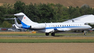 Photo of OE-LCS - Bombardier Global 6000 operated by Avcon Jet