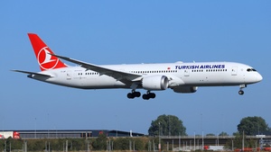 Photo of TC-LMF - Boeing 787-9 Dreamliner operated by Turkish Airlines