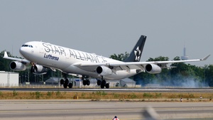 Photo of D-AIGV - Airbus A340-313 operated by Lufthansa