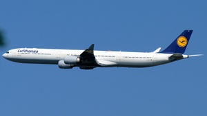 Photo of D-AIHY - Airbus A340-642 operated by Lufthansa