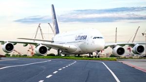 Photo of D-AIMK - Airbus A380-841 operated by Lufthansa