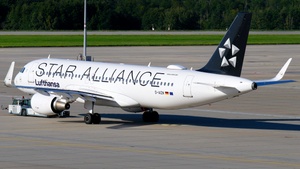 Photo of D-AIZN - Airbus A320-214 operated by Lufthansa