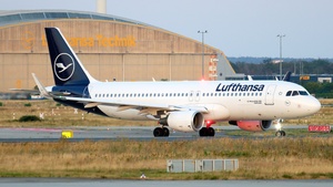 Photo of D-AIWA - Airbus A320-214 operated by Lufthansa