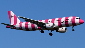 Photo of D-AICS - Airbus A320-214 operated by Condor