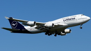 Photo of D-ABVY - Boeing 747-430 operated by Lufthansa