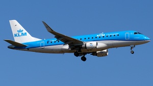 Photo of PH-EXJ - Embraer ERJ-175STD operated by KLM Cityhopper