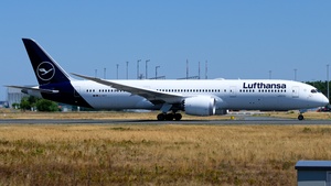 Photo of D-ABPF - Boeing 787-9 Dreamliner operated by Lufthansa
