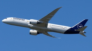 Photo of D-ABPM - Boeing 787-9 Dreamliner operated by Lufthansa
