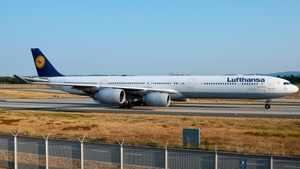 Photo of D-AIHY - Airbus A340-642 operated by Lufthansa