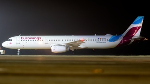 Photo of D-AIDT - Airbus A321-231 operated by Eurowings