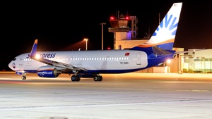 Photo of TC-SRC - Boeing 737-8JP operated by SunExpress