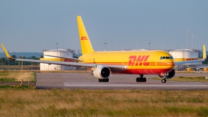 Photo of G-DHLJ - Boeing 767-3JHF(ER) operated by DHL Air