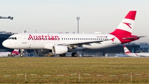Photo of OE-LBT - Airbus A320-214 operated by Austrian Airlines