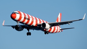 Photo of D-AIAB - Airbus A321-211 operated by Condor