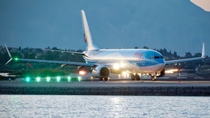 Photo of G-TAWJ - Boeing 737-8K5 operated by TUI Airways