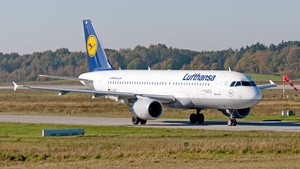 Photo of D-AIZG - Airbus A320-214 operated by Lufthansa