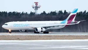 Photo of D-AFYR - Airbus A330-343 operated by Discover Airlines