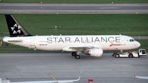 Photo of HB-IJM - Airbus A320-214 operated by Swiss International Air Lines