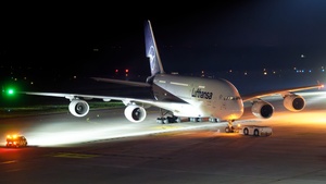 Photo of D-AIMC - Airbus A380-841 operated by Lufthansa