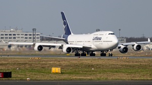 Photo of D-ABVU - Boeing 747-430 operated by Lufthansa