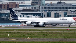 Photo of D-AIHF - Airbus A340-642 operated by Lufthansa