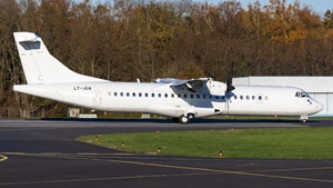 Photo of LY-JUA - ATR 72-500 operated by Jump Air