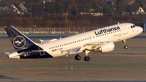 Photo of D-AIBM - Airbus A319-112 operated by Lufthansa CityLine