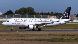 Photo of OO-SNP - Airbus A320-214 operated by Brussels Airlines