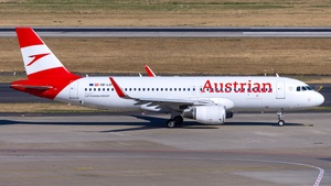 Photo of OE-LZF - Airbus A320-214 operated by Austrian Airlines