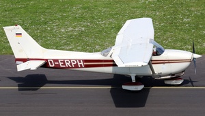Photo of D-ERPH - Cessna 172N Skyhawk II operated by Aero-Beta Flight Training
